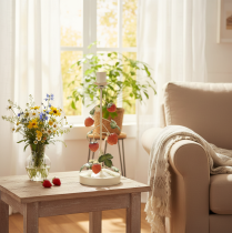 Artikel Metallkonisk ljushållare med jordgubbsdekoration, krämfärgad, rund, H26cm