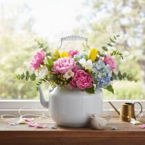 Artikel Dekorativ metallkanna med vintage-look för blomsterarrangemang