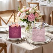 Artikel Presentpåse med handtag i vinröd rosa 10,5cm 8 st