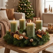 Artikel Enfärgade olivgröna pelarljus, 85x120 mm, 2 stycken, för adventskransar och bordsdekorationer