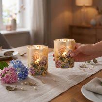 Artikel Elegant ljusstake med blommotiv för mysig rumsdekoration, 12,5 cm, 2 stycken.