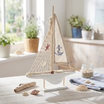 Artikel Segelbåtsdekoration trä furu på bas naturvit H39cm