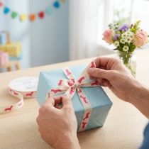 Artikel Dekorativt band med taxmotiv, presentband, 15 mm brett, 18 m långt
