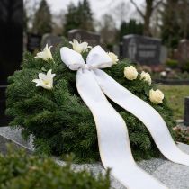 Artikel Elegant Moiré-kransband, 125 mm, vitt med guldkant - Högkvalitativt dekorativt band för blomsterdekorationer och fester