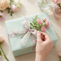 Artikel Presentband med blommönster för elegant presentinslagning, 15 m