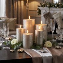 Artikel Platinafärgade pelarljus i olika storlekar för elegant dekoration