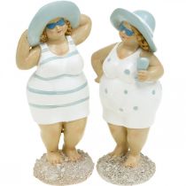 Dekorativ figur damer på stranden, sommardekoration, badfigurer med hatt blå/vit H15/15,5cm set om 2