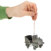 Artikel Dekorativa vintagebilar i metall för upphängning, blandade storlekar, 9-10 cm, 4 stycken