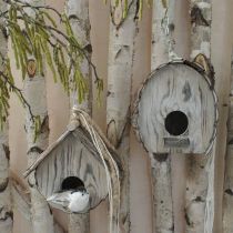 Dekorativt fågelhus Dekorativ bolåda i trä med naturlig bark Vittvättad H23cm B25cm