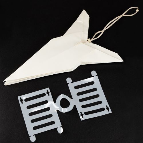 Artikel Pappersstjärna, krämvit, stor hängande stjärna, 60 cm