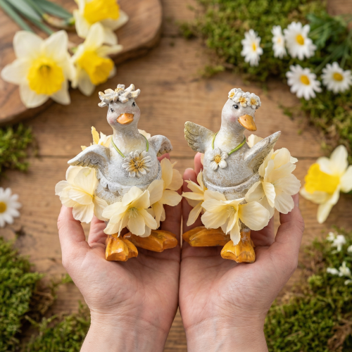 Artikel Dekorativ ankafigur i blommig klänning, vår, detaljerad sommardekoration, 11 cm, 2 stycken