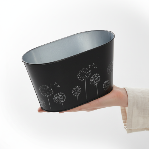 Artikel Dekorativ metallskål, oval, svart och silver, blommönster, 20,5 x 12,5 x 12 cm