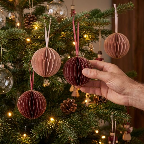 Honeycomb bollar julbordeaux rosa Ø8cm 4st | Floristik24.se