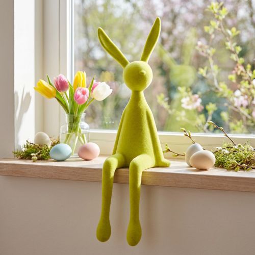Påskhare sittande på en hylla, flockad, gulgrön, 56 cm | Floristik24.se