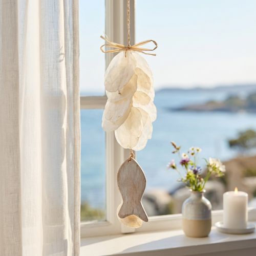 Maritim dekorationshängare Capiz-skal med fiskvit 39cm | Floristik24.se