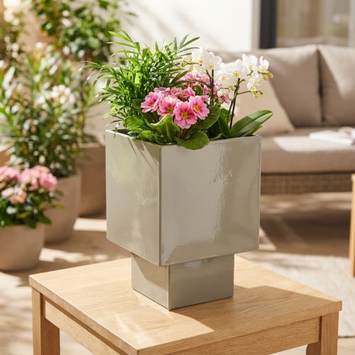 Artikel Grön kubplanter, 22 cm, med upphöjt stativ