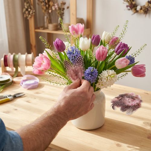 Artikel Äkta pärlhönsfjädrar rosa med prickar 4-12cm 100 stycken