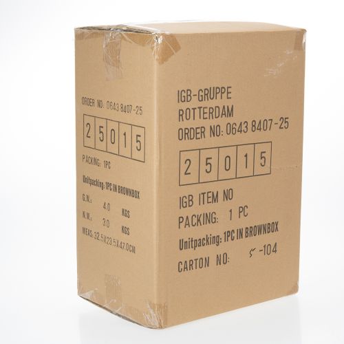 Artikel Figurin av en kvinna med en fågel. Konstnärligt utformad dekorativ skulptur för tidlös design. 41 cm