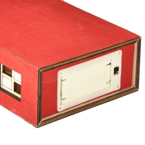 Artikel Trähusdekoration ljushus trä rött och vitt för batteri H19,5 cm