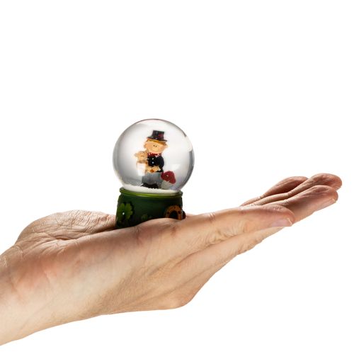 Lyckobringande snöglob med sotarefigur, 4 cm, 3 stycken | Floristik24.se