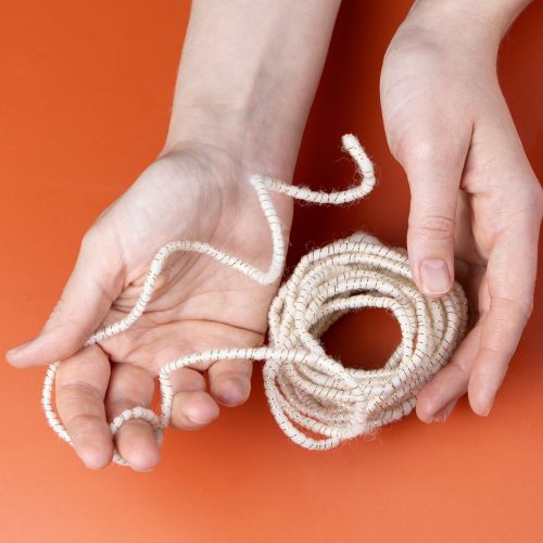 Artikel Vitt ullsnöre med guldtråd 5m x 5mm med ståltråd för dekoration och pyssel