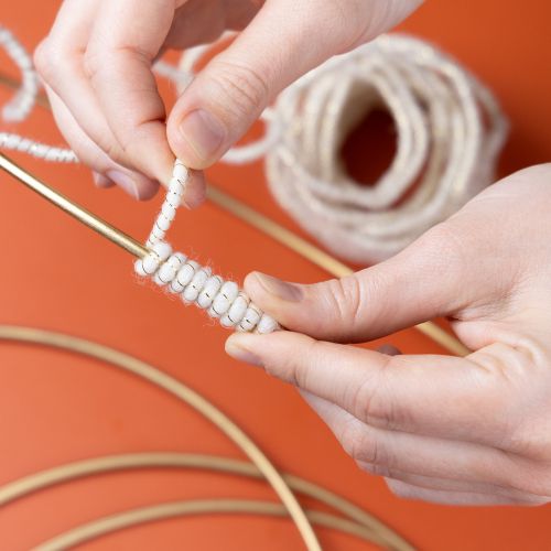 Artikel Vitt ullsnöre med guldtråd 5m x 5mm med ståltråd för dekoration och pyssel