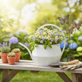 Dekorativ vattenkanna vit vintage metall räfflad blomkruka 25 cm | Floristik24.se