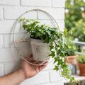 Blomkruka shabby chic väggdekoration vit metall med upphängning Ø37cm | Floristik24.se
