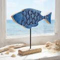 Maritim dekorativ träfisk på stativ blå 25cm × 24,5cm | Floristik24.se
